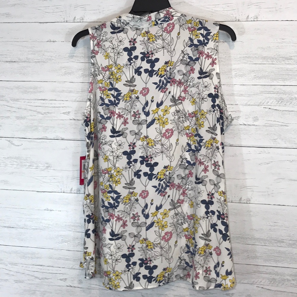 1 Left Vince Camuto Sleeveless Floral Blouse White - Picture 5 of 8